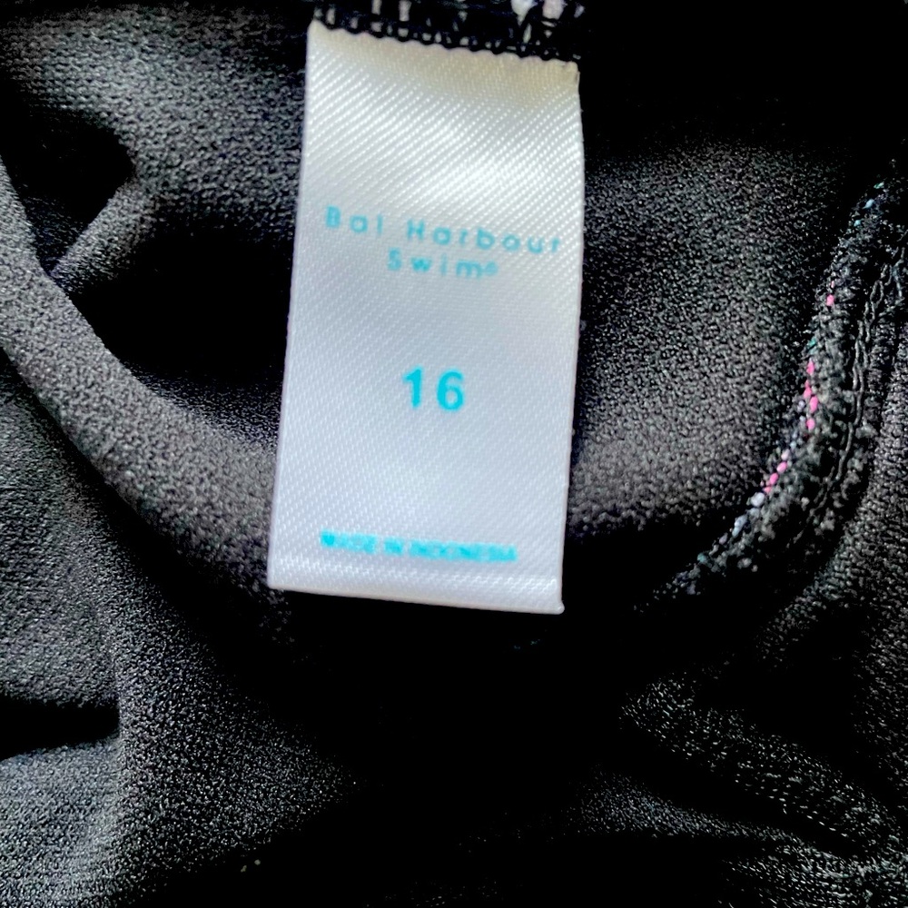 Bal Harbor Woman’s One Piece Swimsuit Size 16 - Picture 5 of 7